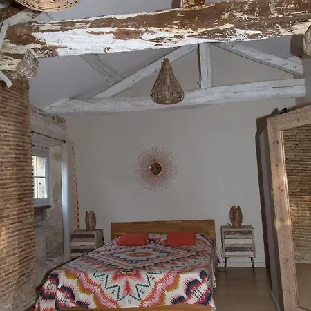 Bed & Breakfast La Caverie De Peyroux A 3*