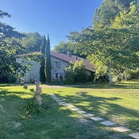 La Caverie De Peyroux A *