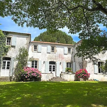 Bed & Breakfast La Caverie De Peyroux A 3*
